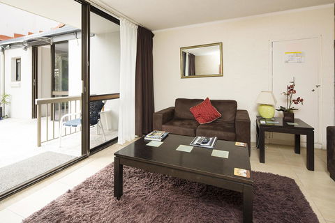 Burleigh Palms Holiday Apartments - Gold Coast 4U 33