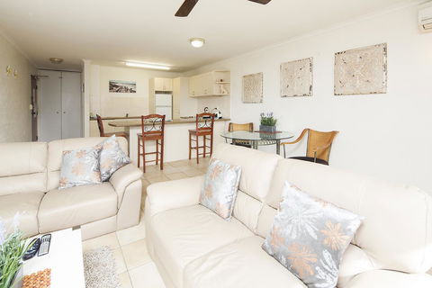 Burleigh Palms Holiday Apartments - Gold Coast 4U 25