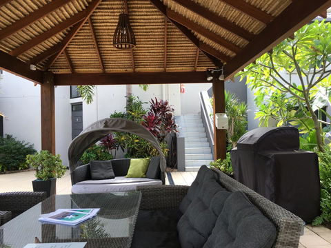 Burleigh Palms Holiday Apartments - Gold Coast 4U 4