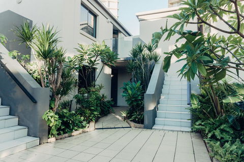 Burleigh Palms Holiday Apartments - Gold Coast 4U 17