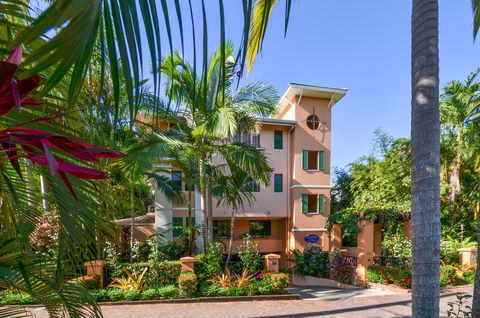 Martinique On Macrossan - Accommodation Gold Coast 19