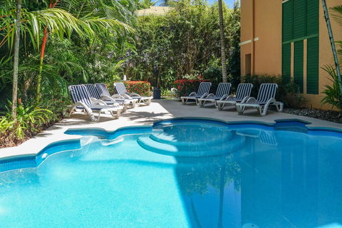 Martinique On Macrossan - Accommodation Gold Coast 14