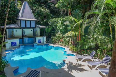 Martinique On Macrossan - Accommodation Gold Coast 13