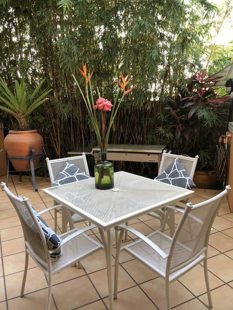 Martinique On Macrossan - Accommodation Gold Coast 16