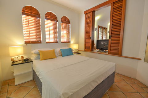 Martinique On Macrossan - Accommodation Gold Coast 6