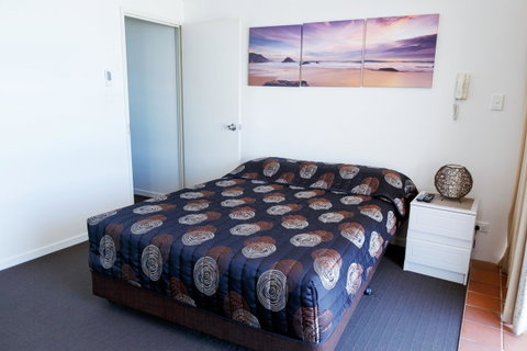 Crystal Beachfront Apartments - Accommodation Gold Coast 30