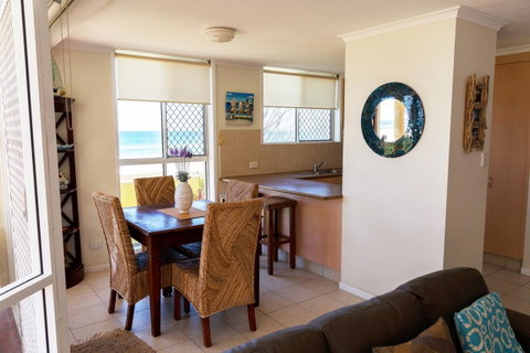 Crystal Beachfront Apartments - Accommodation Gold Coast 15