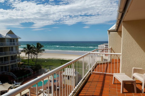 Crystal Beachfront Apartments - Accommodation Gold Coast 4