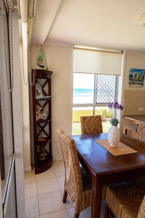 Crystal Beachfront Apartments - Accommodation Gold Coast 7