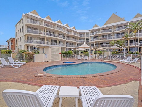 Crystal Beachfront Apartments - Accommodation Gold Coast 34