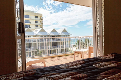 Crystal Beachfront Apartments - Accommodation Gold Coast 44