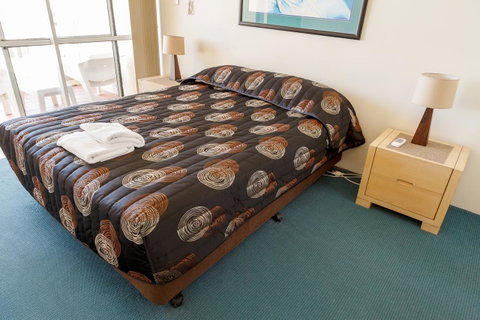 Crystal Beachfront Apartments - Accommodation Gold Coast 21