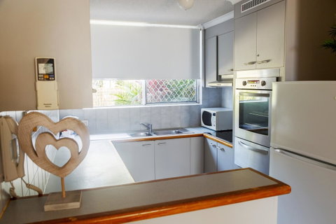 Crystal Beachfront Apartments - Accommodation Gold Coast 8