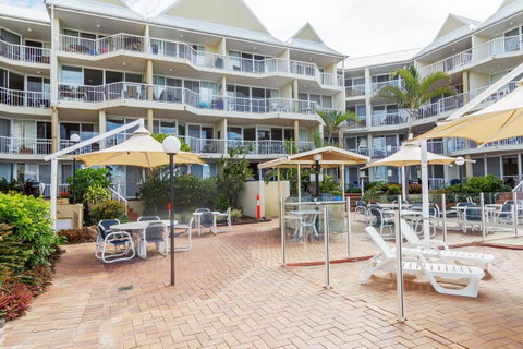 Crystal Beachfront Apartments - Accommodation Gold Coast 1