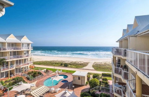 Crystal Beachfront Apartments - Accommodation Gold Coast 0
