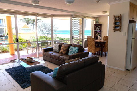 Crystal Beachfront Apartments - Accommodation Gold Coast 16