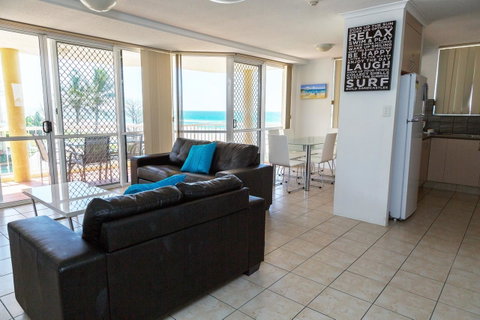 Crystal Beachfront Apartments - Accommodation Gold Coast 5