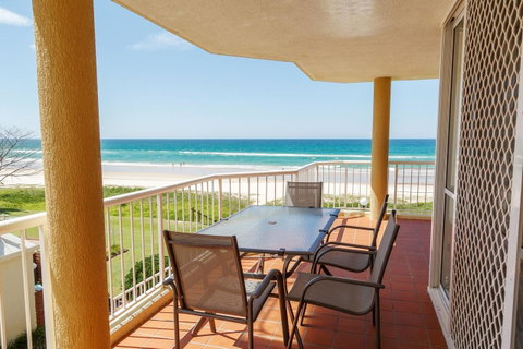 Crystal Beachfront Apartments - Accommodation Gold Coast 11