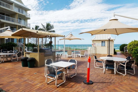Crystal Beachfront Apartments - Accommodation Gold Coast 2
