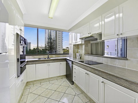 Surf 150 - Accommodation Gold Coast 40
