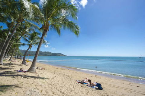 Maggies Beachfront Apartment 8 - Accommodation Gold Coast 1