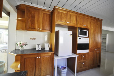 Ocean Wave - 1 Gold Coast 4