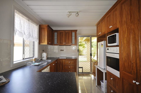 Ocean Wave - 1 Gold Coast 3