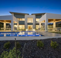 Luxury Canal Front Holiday House - Accommodation Gold Coast