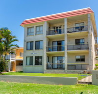 Enjoy the sea breezes from the balcony - Boyd St Woorim - 1 Gold Coast