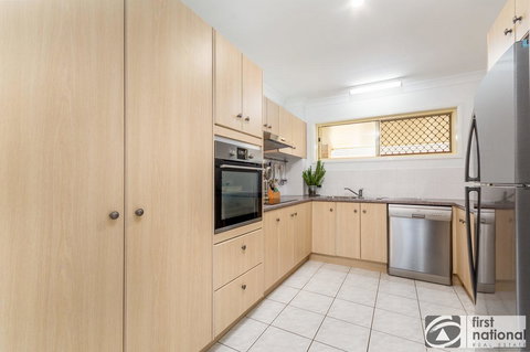 Immaculate Spacious Second Floor Unit Overlooking Pristine Parklands - 1 Gold Coast 7
