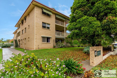 Immaculate Spacious Second Floor Unit Overlooking Pristine Parklands - 1 Gold Coast 10