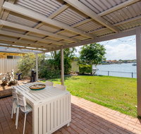 Lowset home on the canal - Dolphin Dr Bongaree - 1 Gold Coast