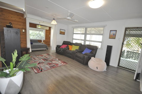 Beachside Beauty - 1 Gold Coast 11