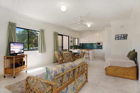 Quiet Location Across From Waterfront - South Esp, Bongaree - 1 Gold Coast 12