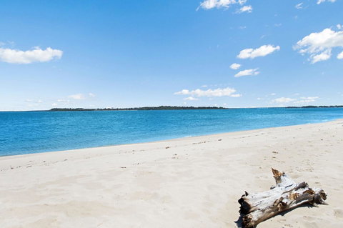 Quiet Location Across From Waterfront - South Esp, Bongaree - 1 Gold Coast 18