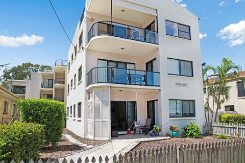 Quiet Location Across From Waterfront - South Esp, Bongaree - 1 Gold Coast 0