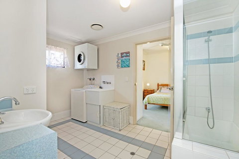 Quiet Location Across From Waterfront - South Esp, Bongaree - 1 Gold Coast 15