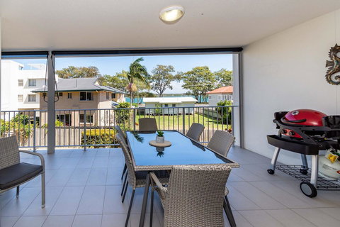 First Floor, Air Conditioned, Free Wi-Fi! - 1 Gold Coast 7