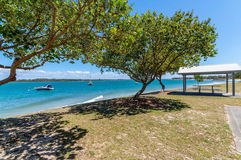 First Floor, Air Conditioned, Free Wi-Fi! - 1 Gold Coast 12