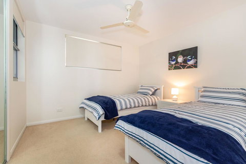 First Floor, Air Conditioned, Free Wi-Fi! - 1 Gold Coast 13