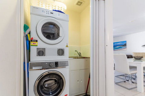 First Floor, Air Conditioned, Free Wi-Fi! - 1 Gold Coast 22