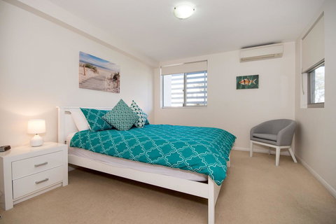 First Floor, Air Conditioned, Free Wi-Fi! - 1 Gold Coast 15