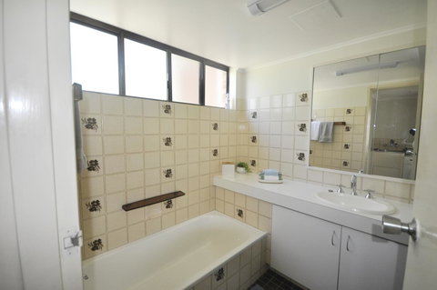 Crystal Waters On The Beach - 1 Gold Coast 2