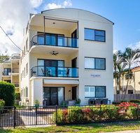 Waterfront views from private rooftop balcony - Bayview South Esp Bongaree - 1 Gold Coast