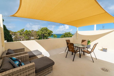 Waterfront Views From Private Rooftop Balcony - Bayview South Esp, Bongaree - 1 Gold Coast 12