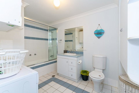 Waterfront Views From Private Rooftop Balcony - Bayview South Esp, Bongaree - 1 Gold Coast 19