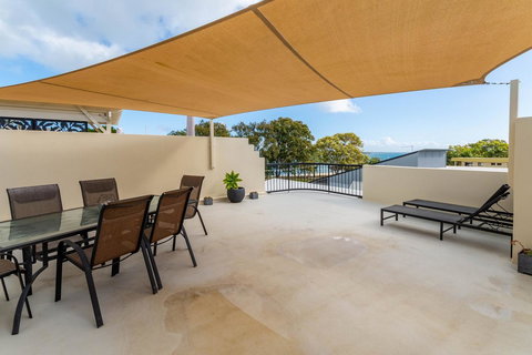 Waterfront Views From Private Rooftop Balcony - Bayview South Esp, Bongaree - 1 Gold Coast 2