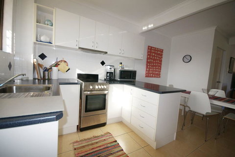 Bird Song - 1 Gold Coast 11