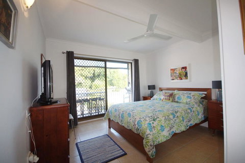 Bird Song - 1 Gold Coast 14