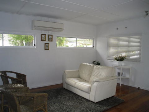 Hampton Cottage- Delightful Cottage Bring Your Dog! - Accommodation Gold Coast 10